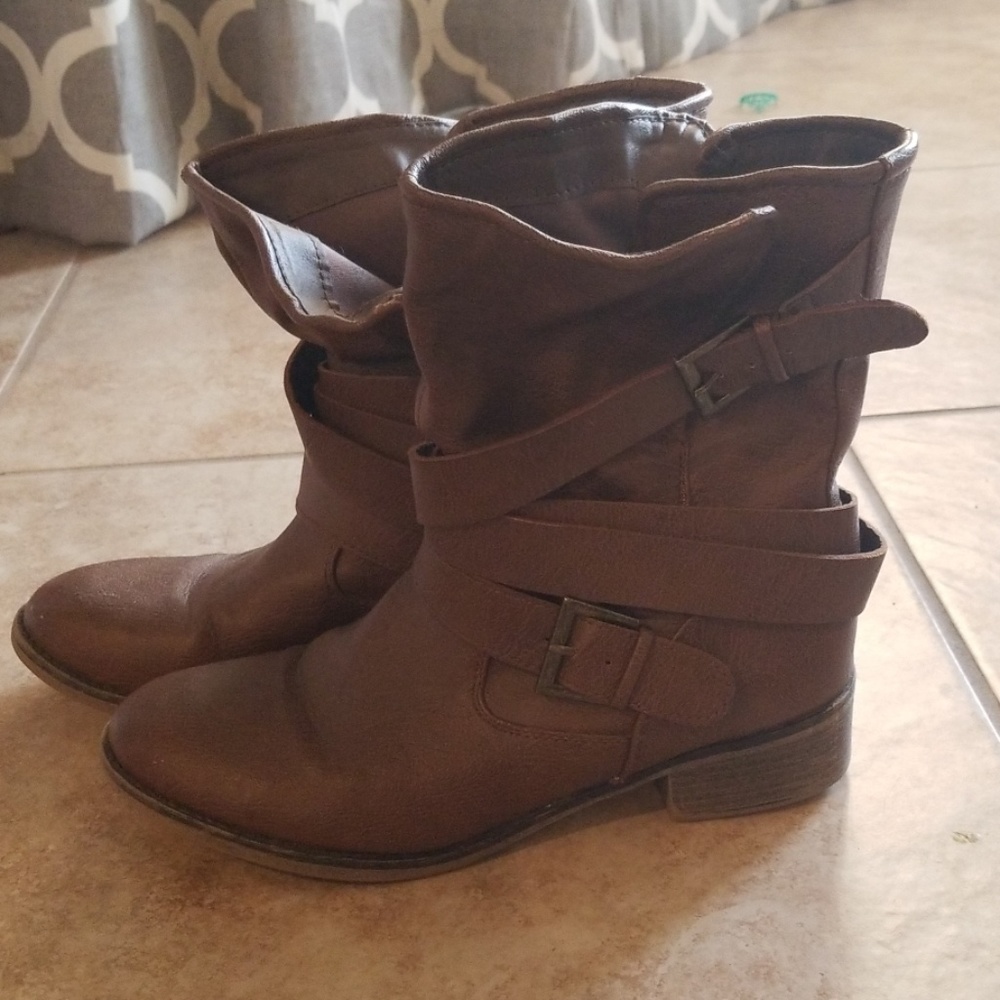 Size 9 1/2 mossimo boots